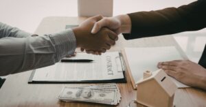 מוכרים נכס או משפצים המדריך להיטל השבחה והתנהלות משפטית נכונה